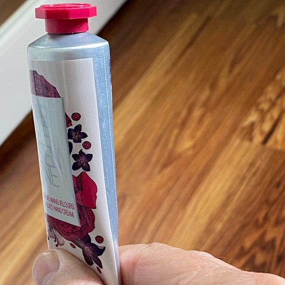 Various Skin Care Products. Clarins, Shishedo, L’Occitane - Picture 6 of 14